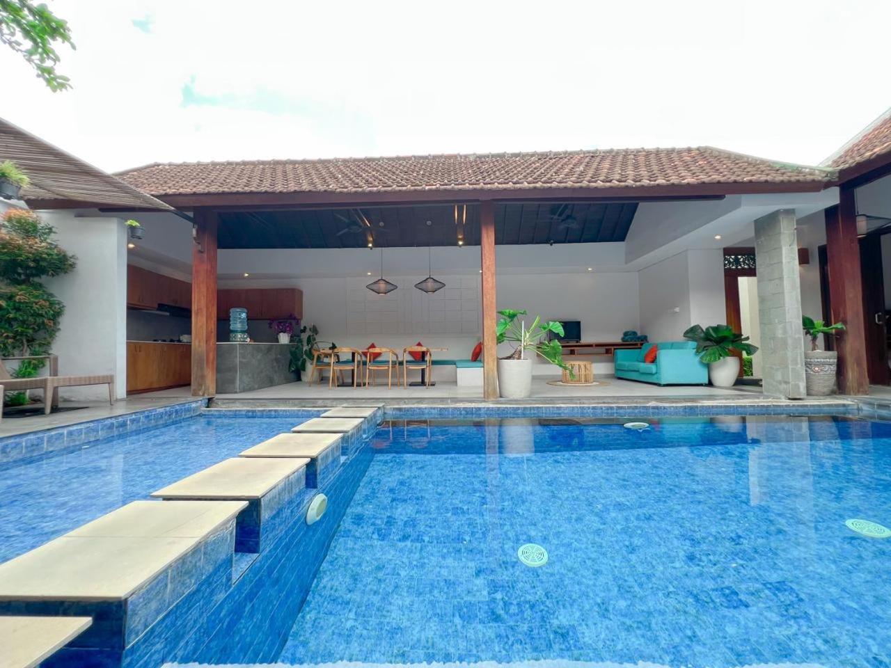 Apple Villa&Suite Seminyak Bagian luar foto