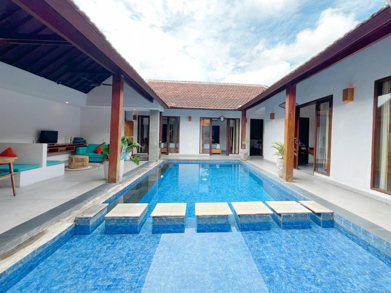 Apple Villa&Suite Seminyak Bagian luar foto