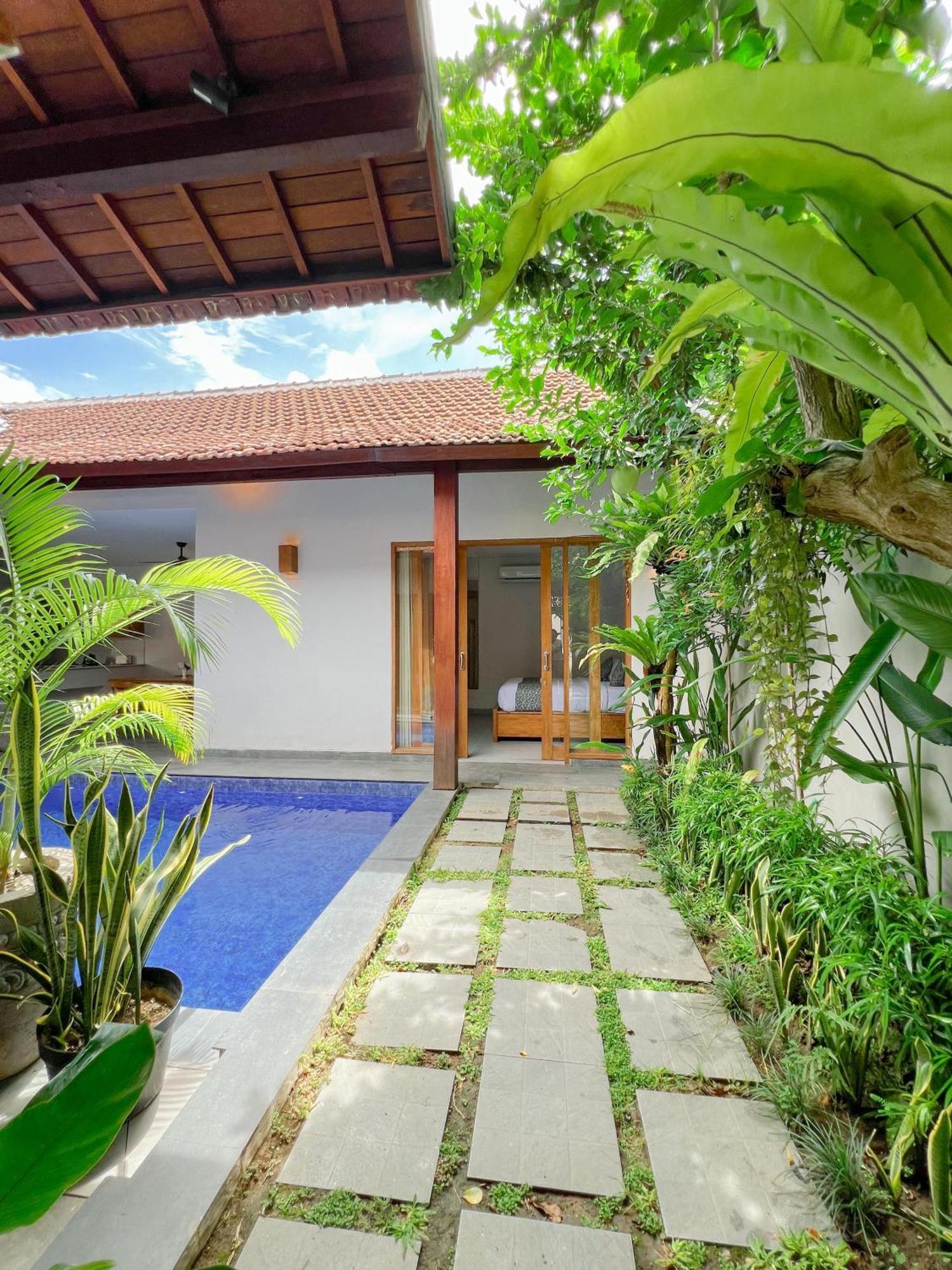 Apple Villa&Suite Seminyak Bagian luar foto